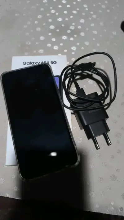 Samsung Galaxy A54 5G con cargador - miniatura 1