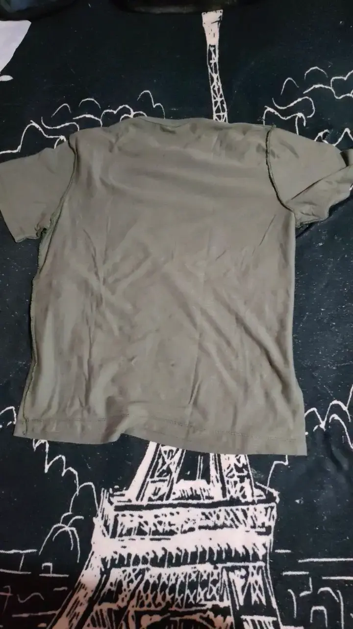 Polera verde con diseño Rock & Roll - 2