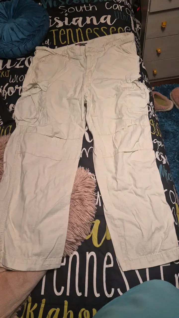 Pantalones cargo beige para hombre - 1