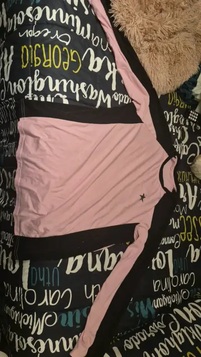 Polera rosa con mangas largas - miniatura 1