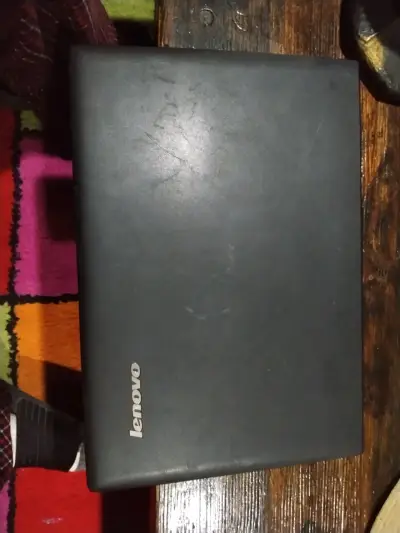Laptop Lenovo con audio Dolby - miniatura 3