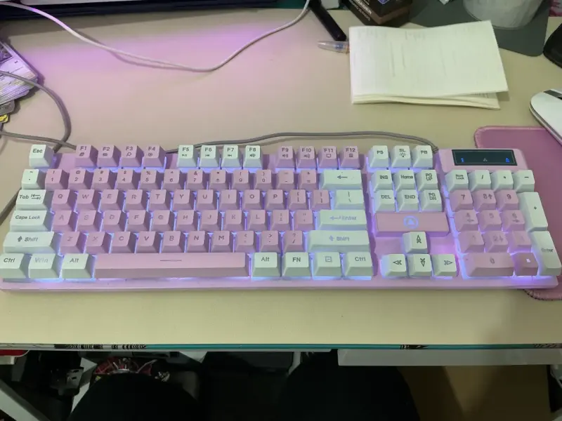Teclado mecánico retroiluminado lila y blanco - 1
