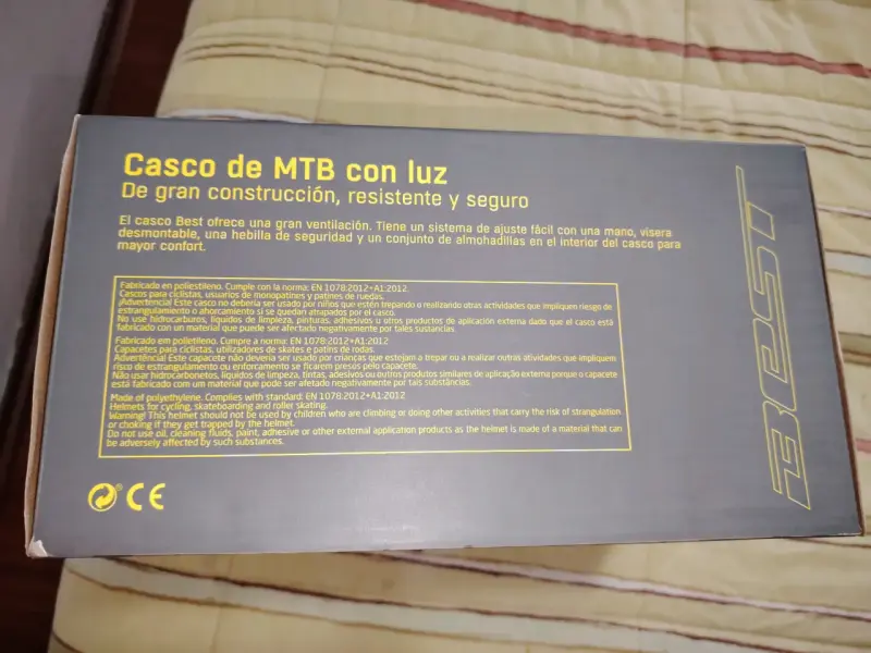 Casco de bicicleta con luz trasera - 3