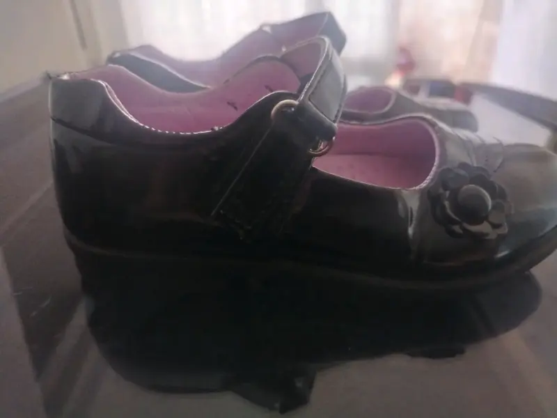 Zapatos de charol negros para niña - 2