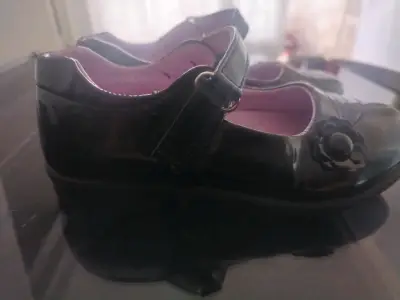 Zapatos de charol negros para niña - miniatura 2