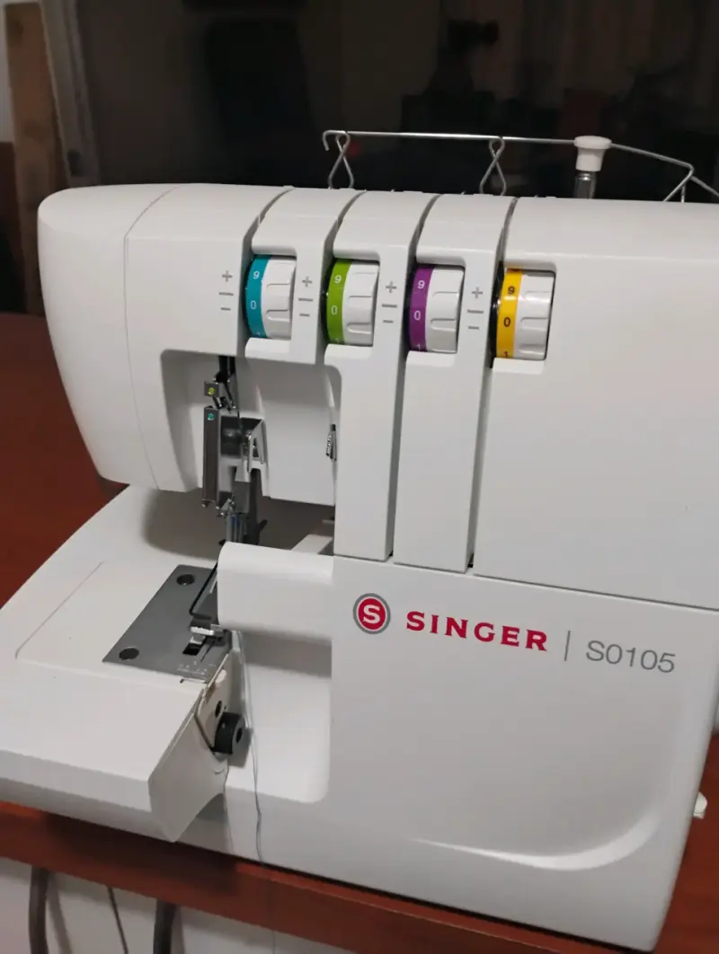 Máquina de coser Singer S0105 con luz LED - 5