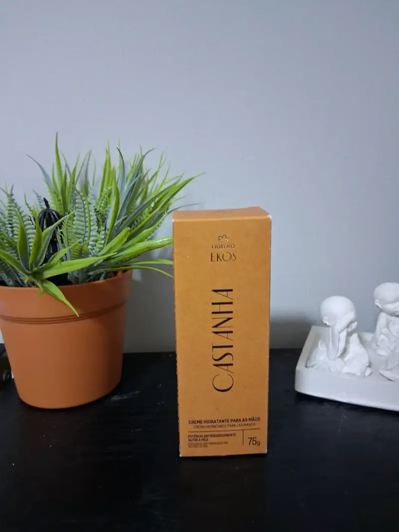 Crema hidratante Natura Ekos Castaña 75g