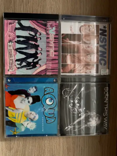 Colección de CDs de música pop - miniatura 1