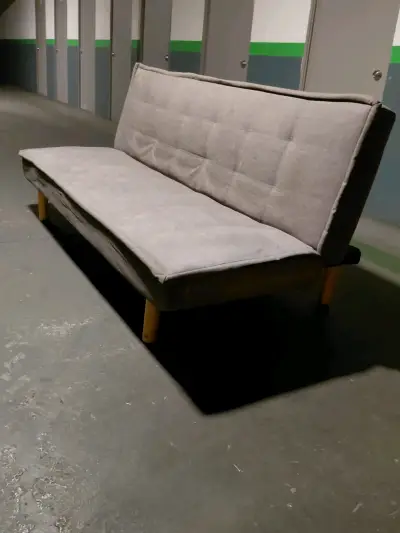 Sofá cama gris moderno con patas de madera - miniatura 2