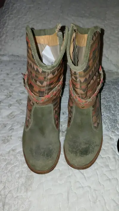 Botines de gamuza con diseño étnico - miniatura 1