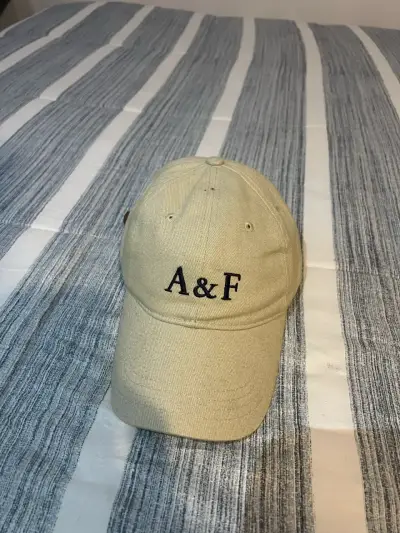 Gorra beige A&F casual - miniatura 3