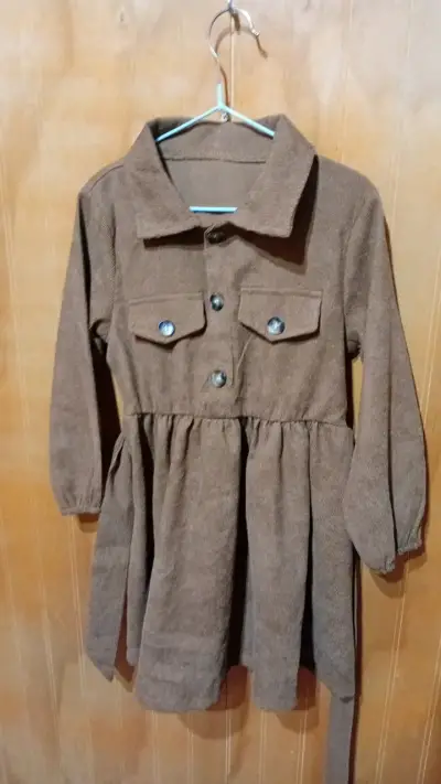 Vestido marrón de pana con cinturón - miniatura 2