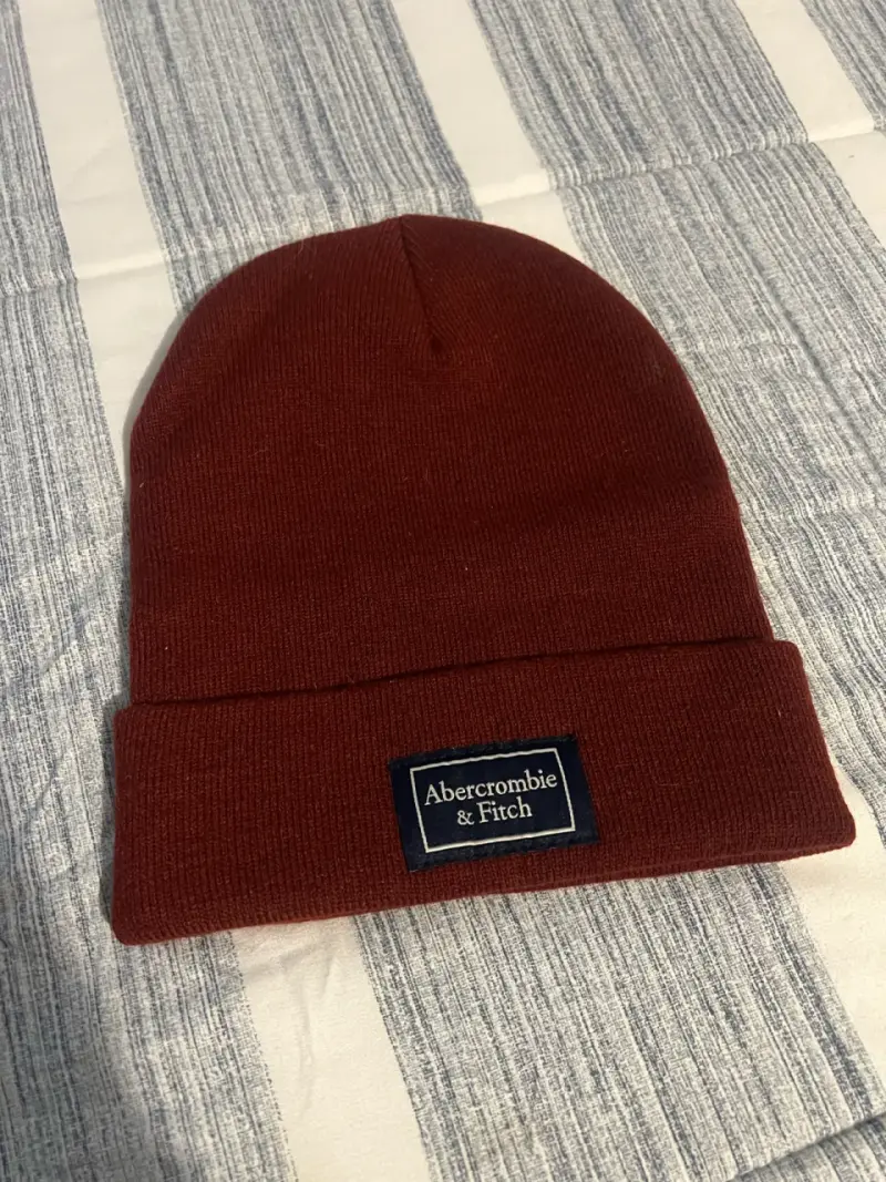 Gorro Abercrombie & Fitch burdeo - 1