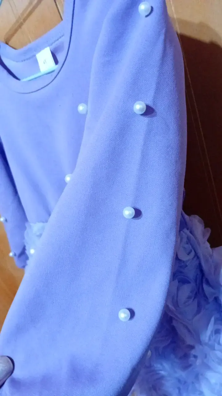 Vestido infantil lila con detalles de rosas - 3