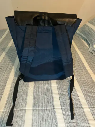 Mochila Jimmy Choo azul y negra - miniatura 5