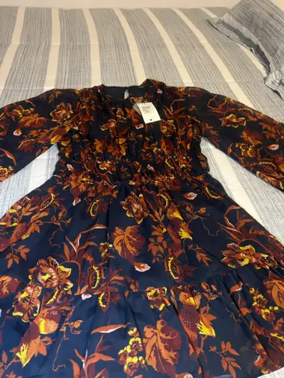 Vestido floral de gasa con mangas largas - miniatura 2