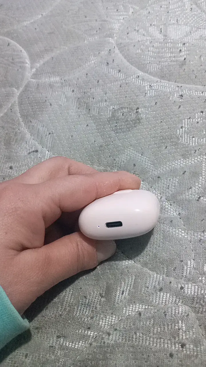 Auriculares inalámbricos rosados con estuche - 3