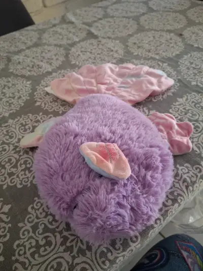 Peluche de pez morado con aletas rosas - miniatura 1
