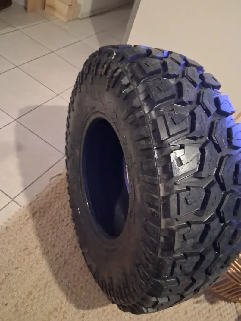 Neumático todoterreno Mud Cruiser 285/75/16 - 3