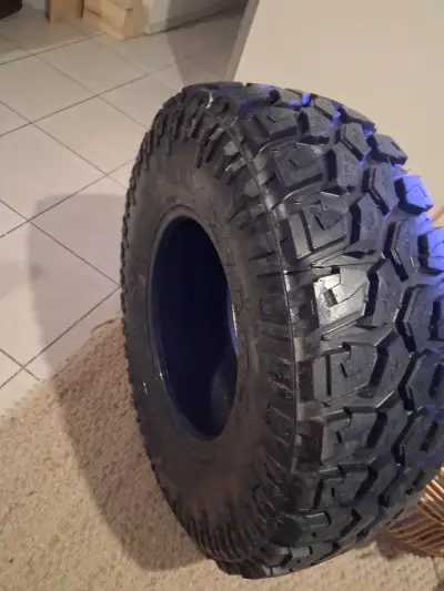 Neumático todoterreno Mud Cruiser 285/75/16 - miniatura 3