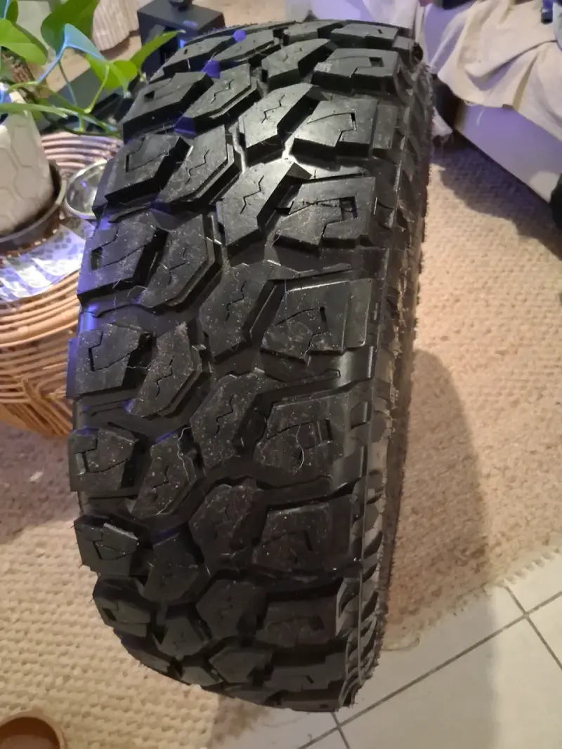 Neumático todoterreno Mud Cruiser 285/75/16 - 4