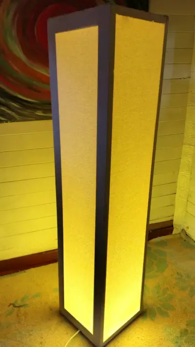 Lámpara de pie moderna con luz cálida - miniatura 2