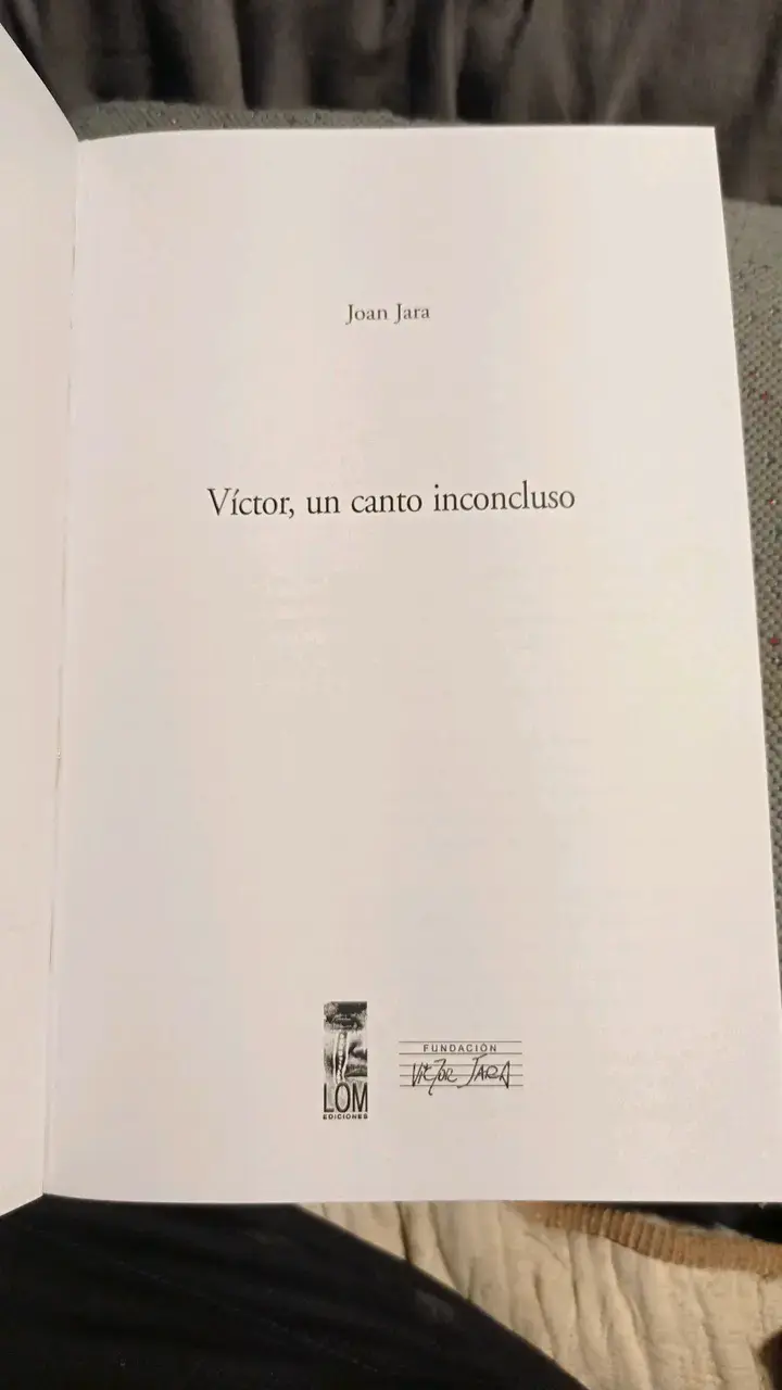 Libro 'Víctor, un canto inconcluso' de Joan Jara - 2