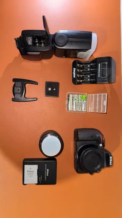 Kit de cámara Nikon + flash y accesorios. - miniatura 1