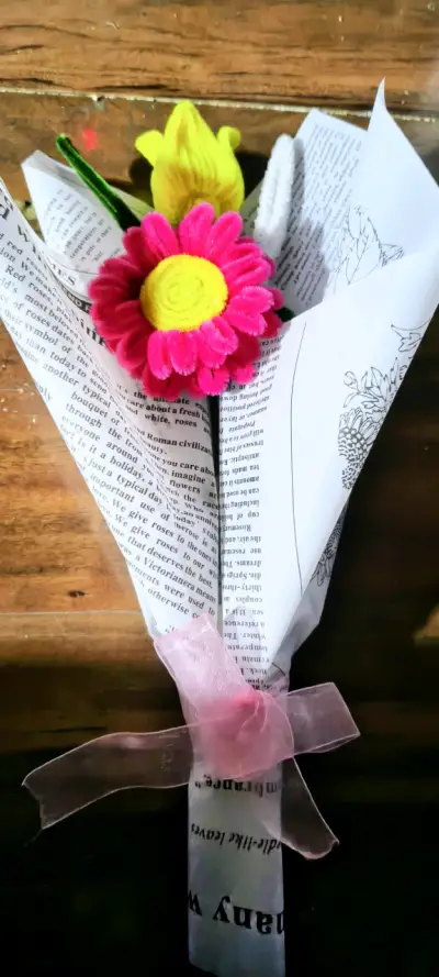 Ramo decorativo de flores de limpiapipas - miniatura 3