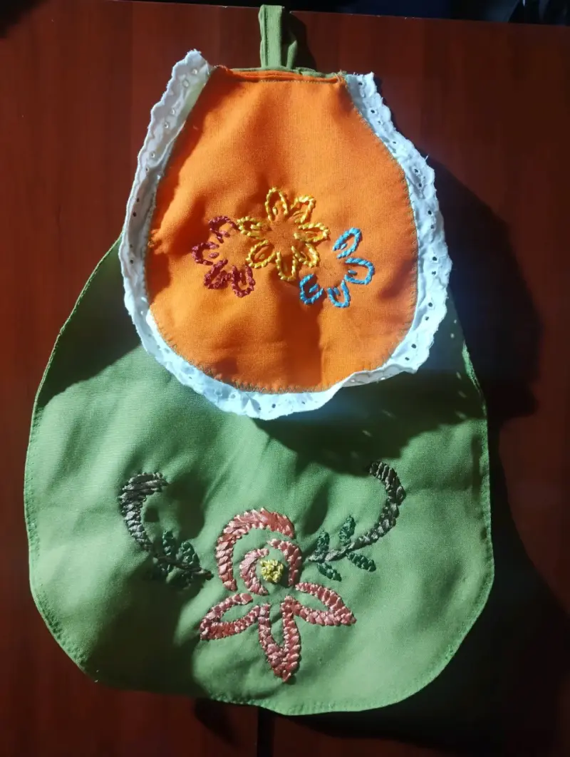 Bolsa multicosas bordadas a mano - 5