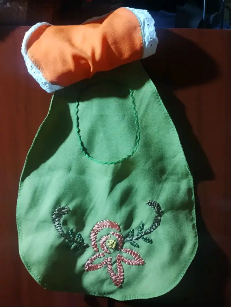 Bolsa multicosas bordadas a mano - 6