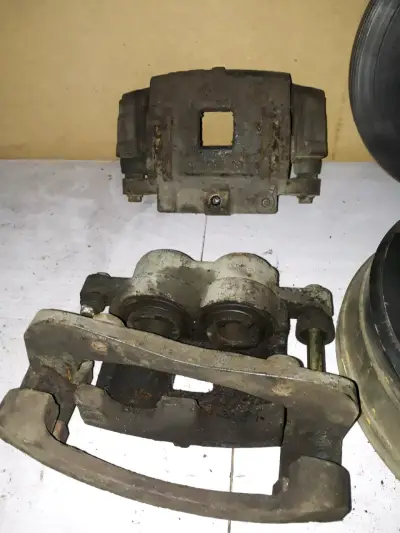 NISSAN NP300 Tambores de freno usados - miniatura 2