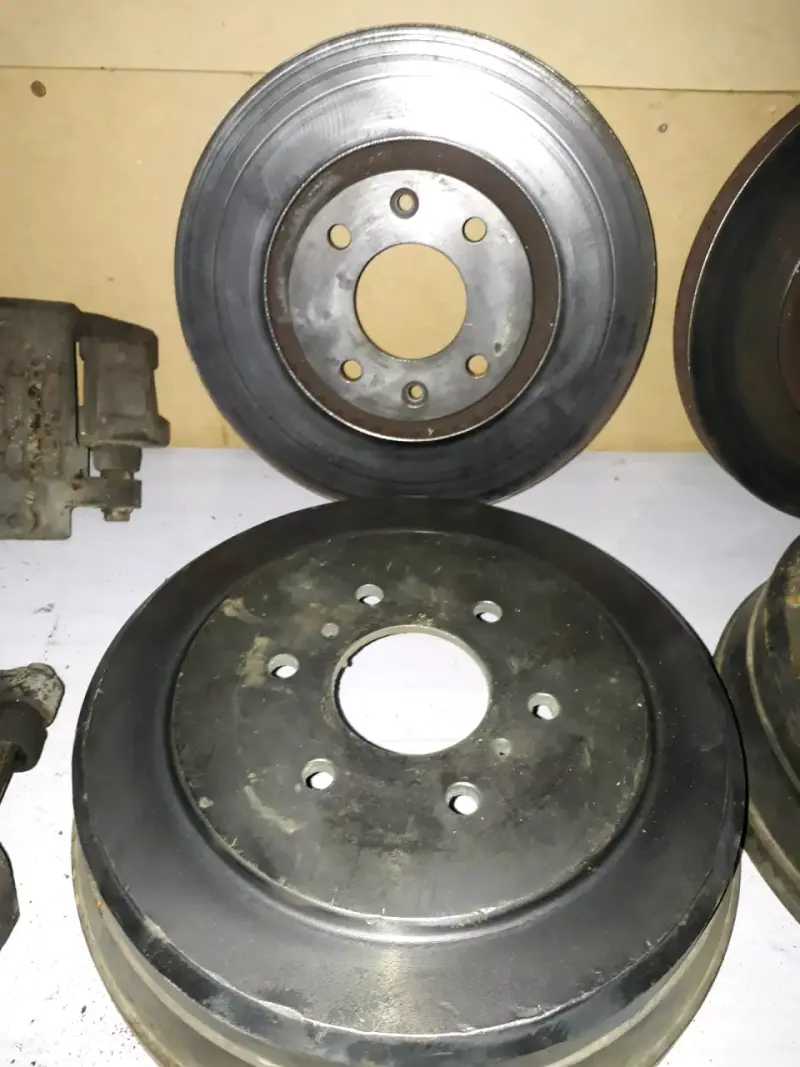 NISSAN NP300 Tambores de freno usados - 3