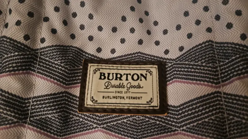 Bolso tote Burton estampado gris - 2