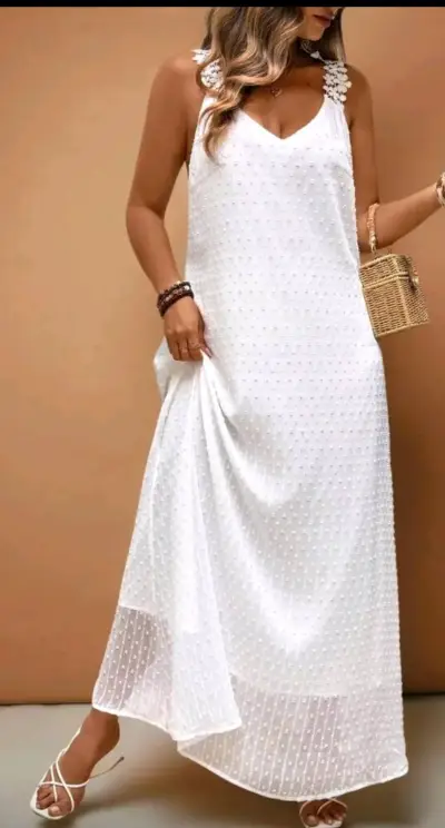 Vestido largo blanco con detalles de encaje - miniatura 1