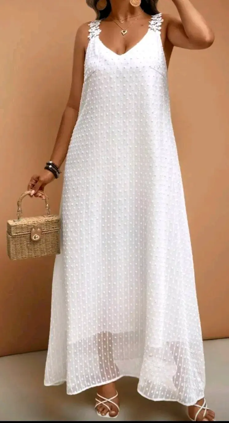 Vestido largo blanco con detalles de encaje - 2