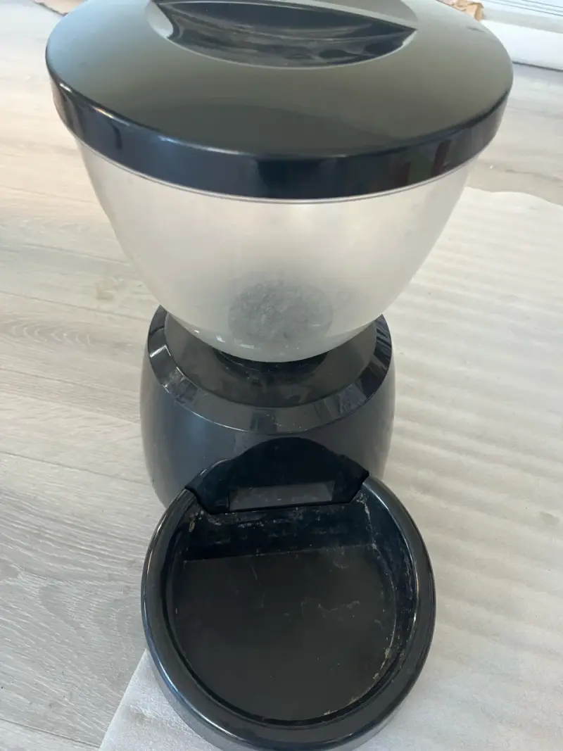 Dispensador de comida de animales automático - 2