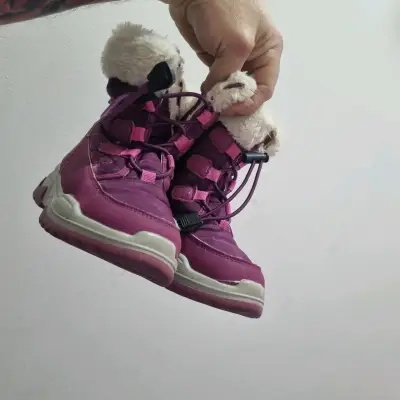 Botas de invierno para niñas color morado - miniatura 1
