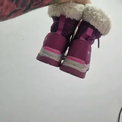 Botas de invierno para niñas color morado - miniatura 2