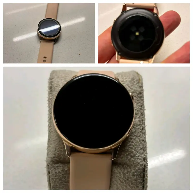 Smartwatch dorado con correa beige