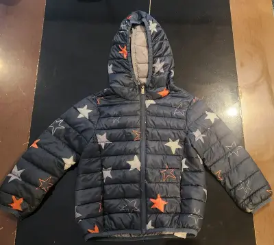 Chaqueta infantil acolchada con estrellas - miniatura 1