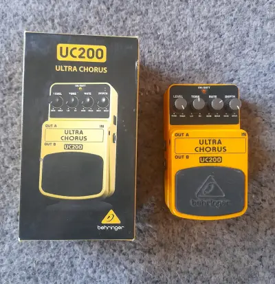 Pedal de guitarra Behringer UC200 Ultra Chorus - miniatura 1