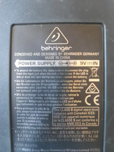 Pedal de guitarra Behringer UC200 Ultra Chorus - miniatura 2