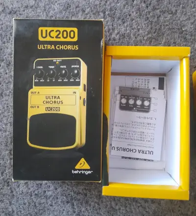 Pedal de guitarra Behringer UC200 Ultra Chorus - miniatura 3
