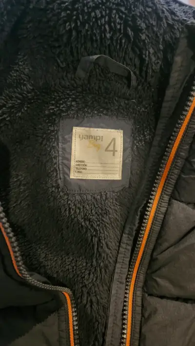 Chaqueta acolchada infantil con capucha - miniatura 3
