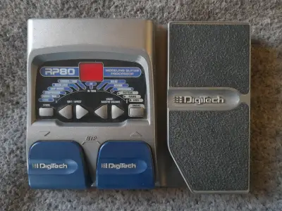 Pedalera multiefectos Digitech RP80 para guitarra - miniatura 1