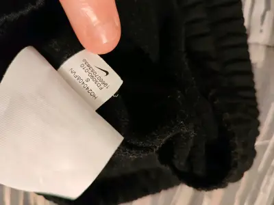 Pantalones deportivos Nike negros para niño - miniatura 3