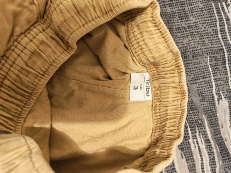 Pantalones de pana color beige para niño - 2