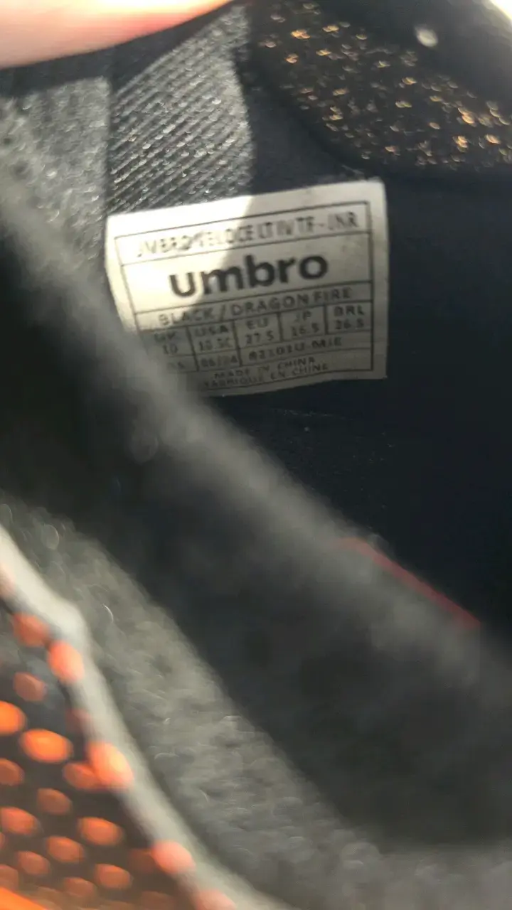 Zapatillas deportivas de Umbro negras y naranjas - 3