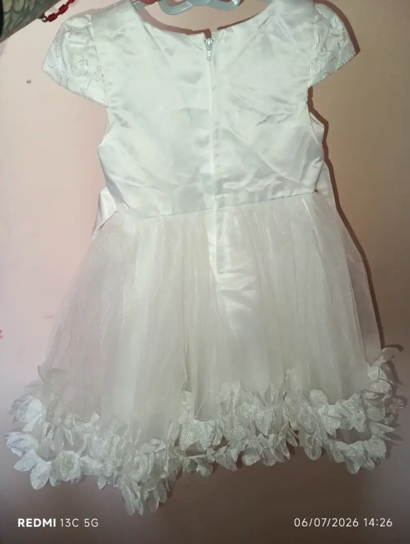 Vestido blanco de encaje para niña con flor - 2